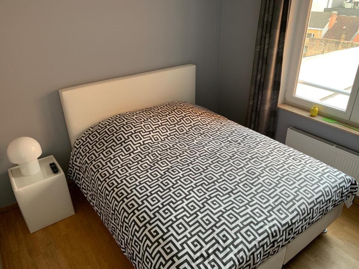 Prive-Kamer Centrum Oostende Met Eigen Badkamer/Wc Exterior foto